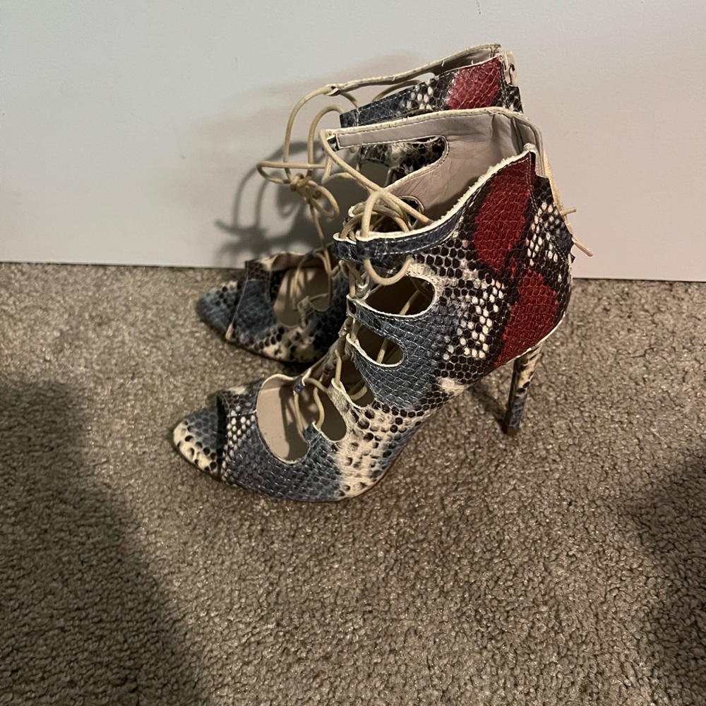 Beautiful lace up sandals